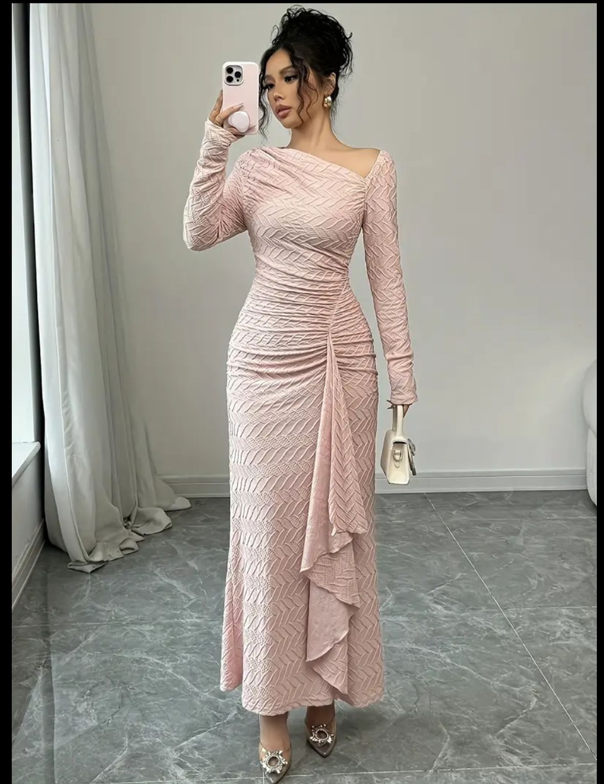Elegant long-sleeved dress
