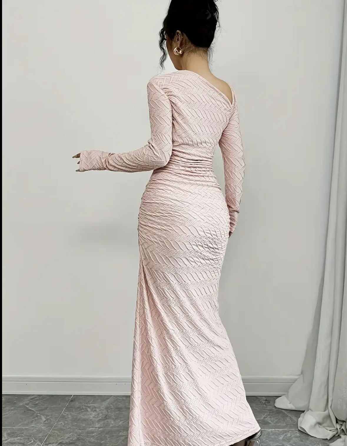 Elegant long-sleeved dress