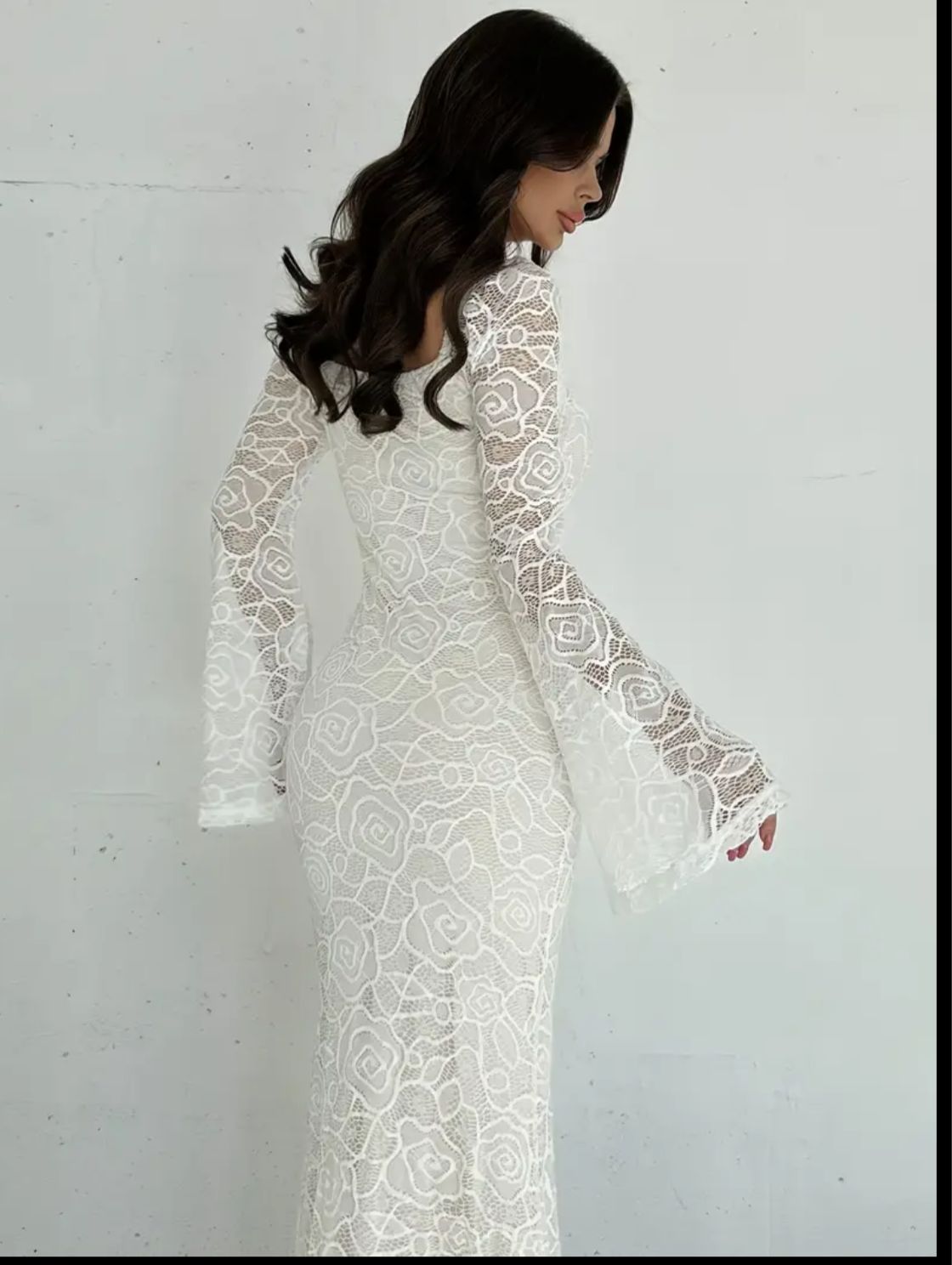 Dress Long semi-sheer with a square neck