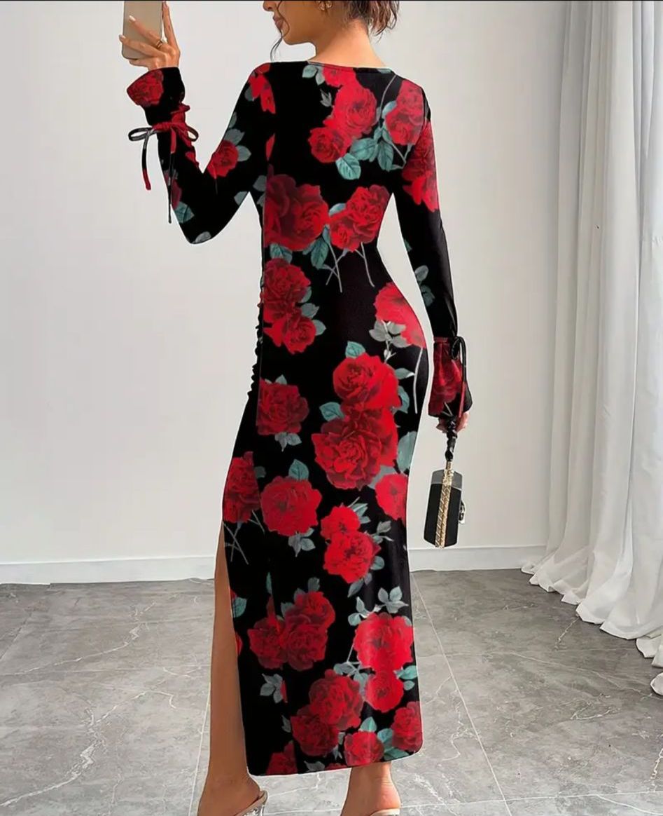 Elegant maxi dress with long sleeves and cherry blossom design