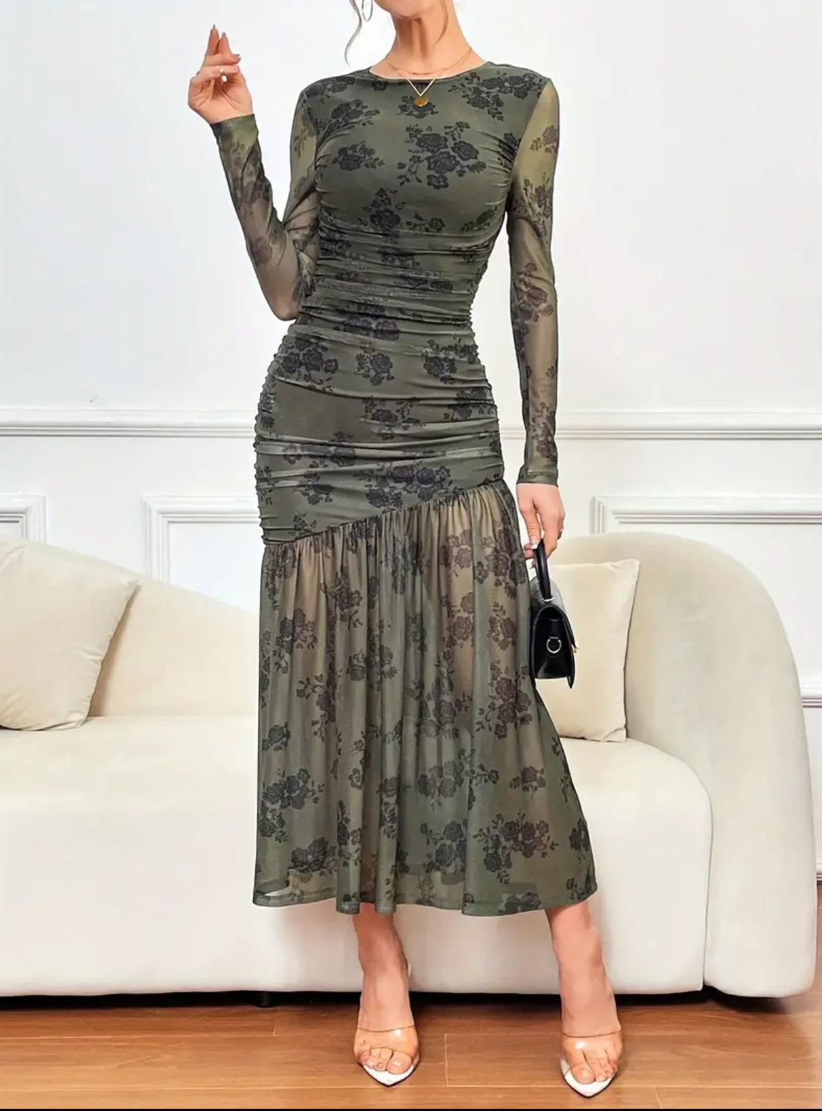 Elegant dress with floral details