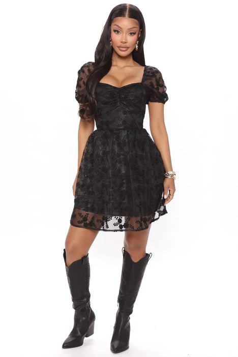 Short lace dress
