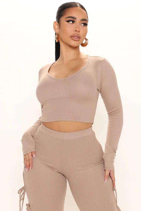 2 pieces, beige