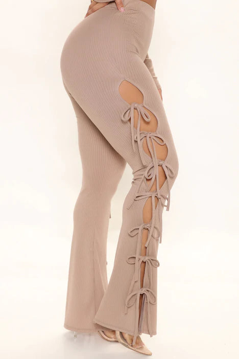 2 pieces, beige