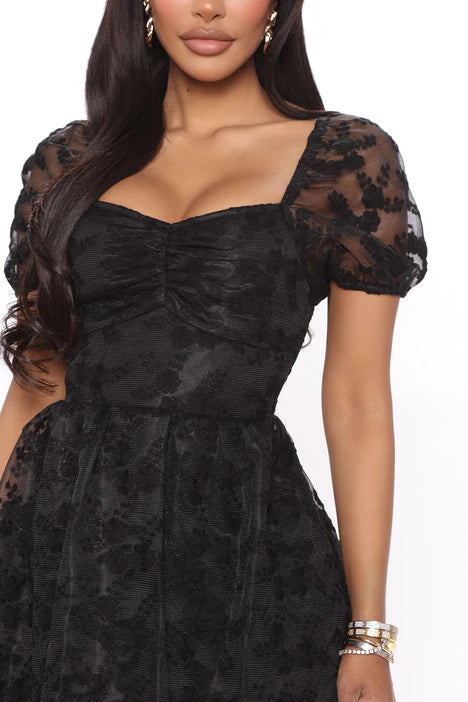 Short lace dress