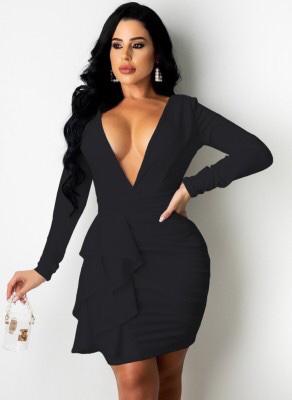 Short black dress with sleeves